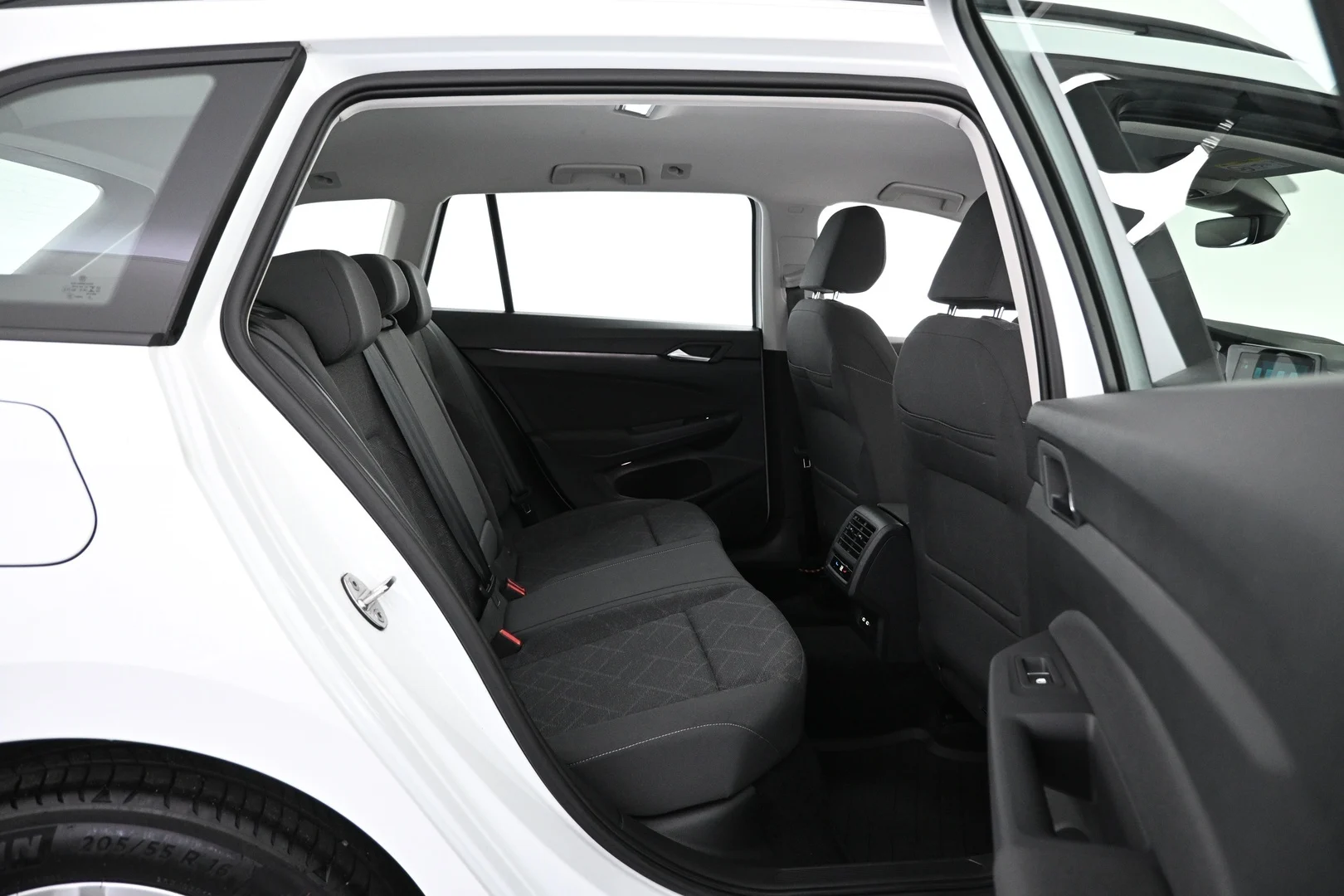 Car Image - 3ZoQ6aDfTI45v2pvVZYcOr