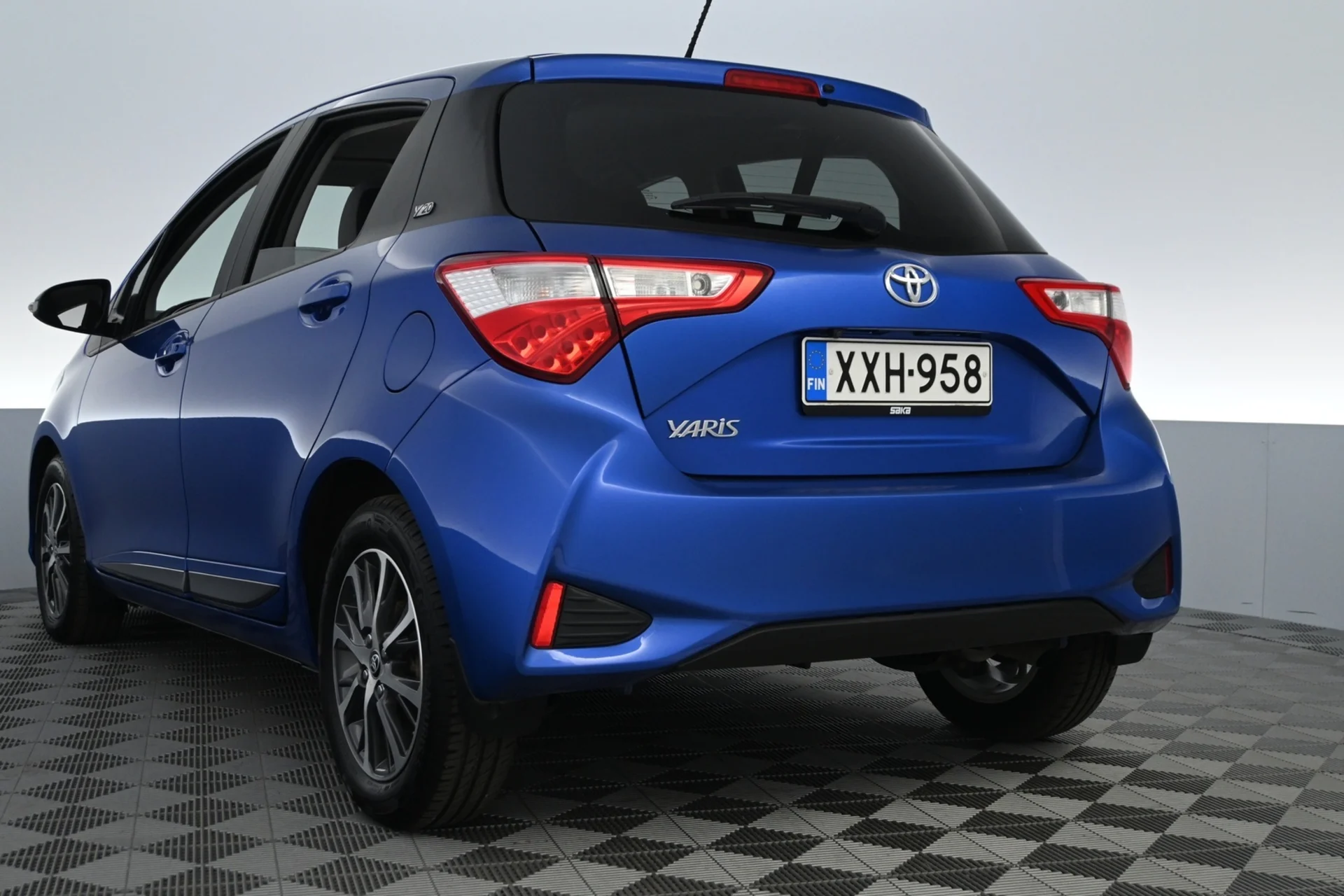 Car Image - 1efoTCRAEaTy5vCrv07D0x