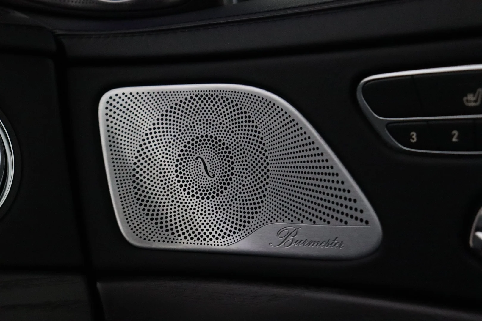 Car Image - 5ZtSy8WMqW77ZmZTo8I6K9