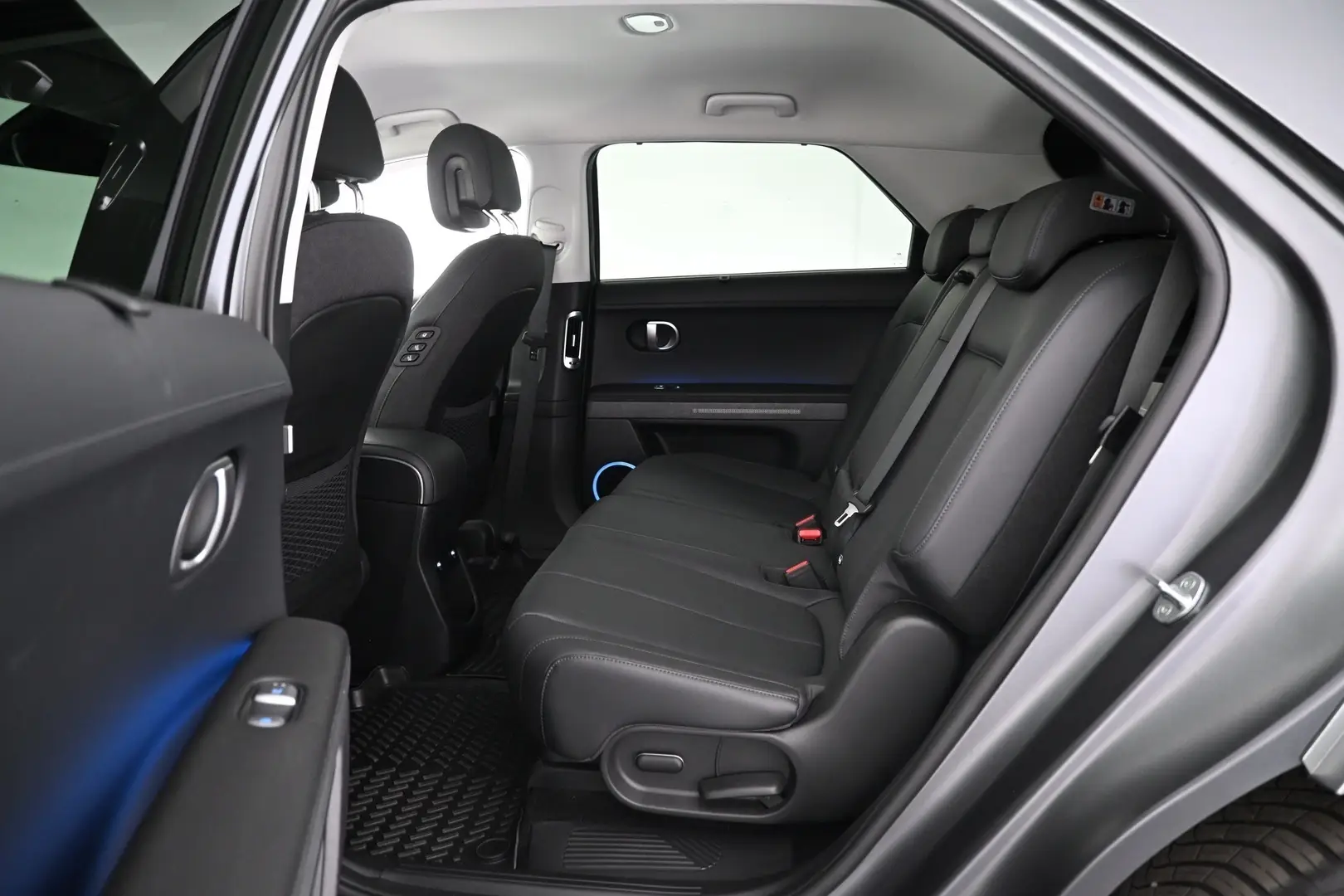 Car Image - 46uEWryf5h9j48cRdEV9U1