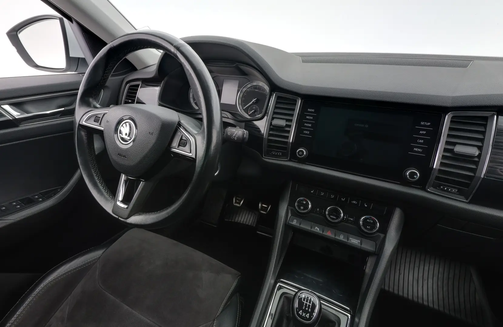 Car Image - 6VAlMILiVP9J8KbHu6L2pJ