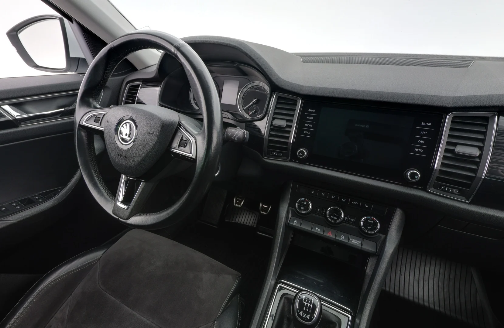 Car Image - 6VAlMILiVP9J8KbHu6L2pJ