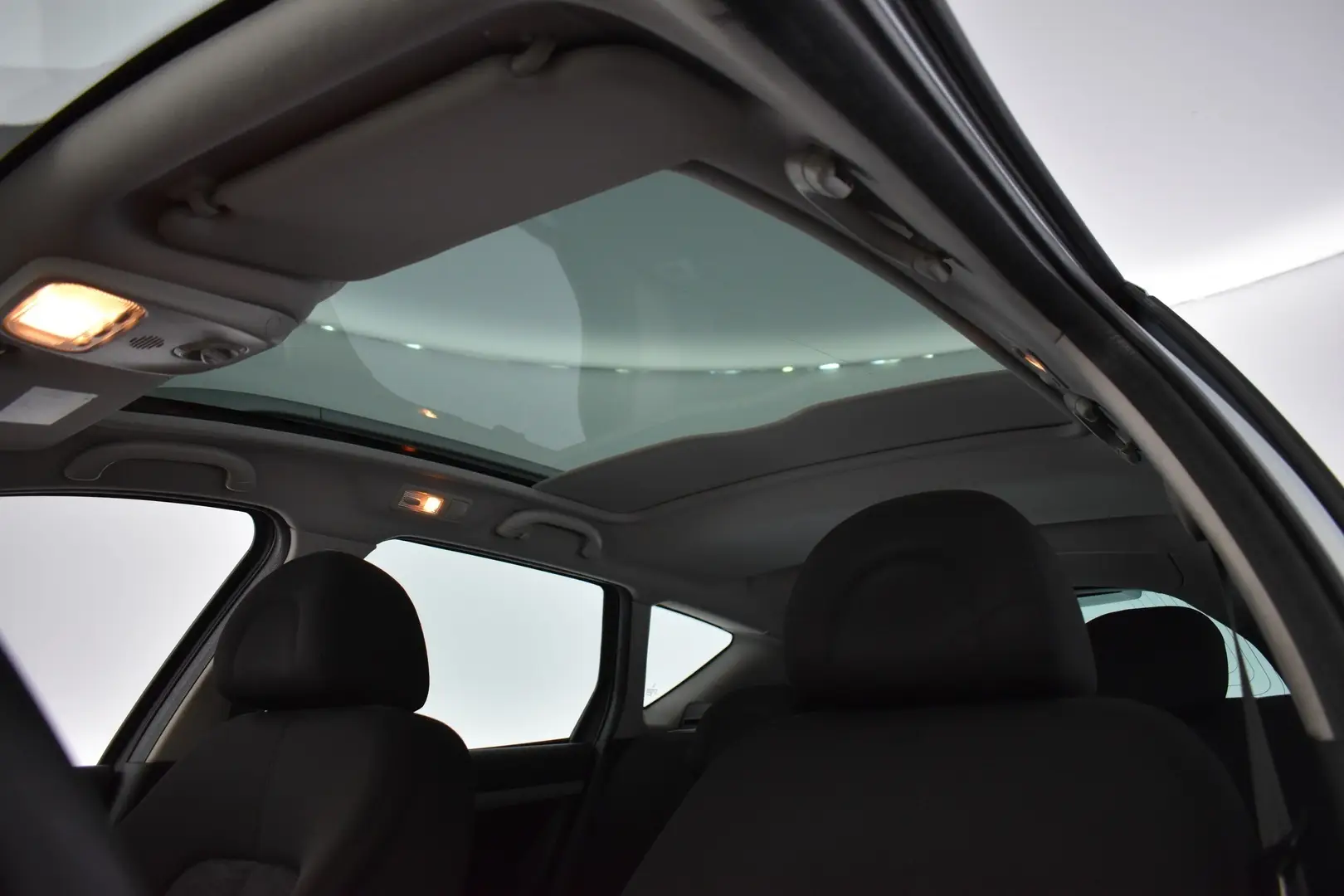 Car Image - lzfwZI20bJ0Knb7JqGROo