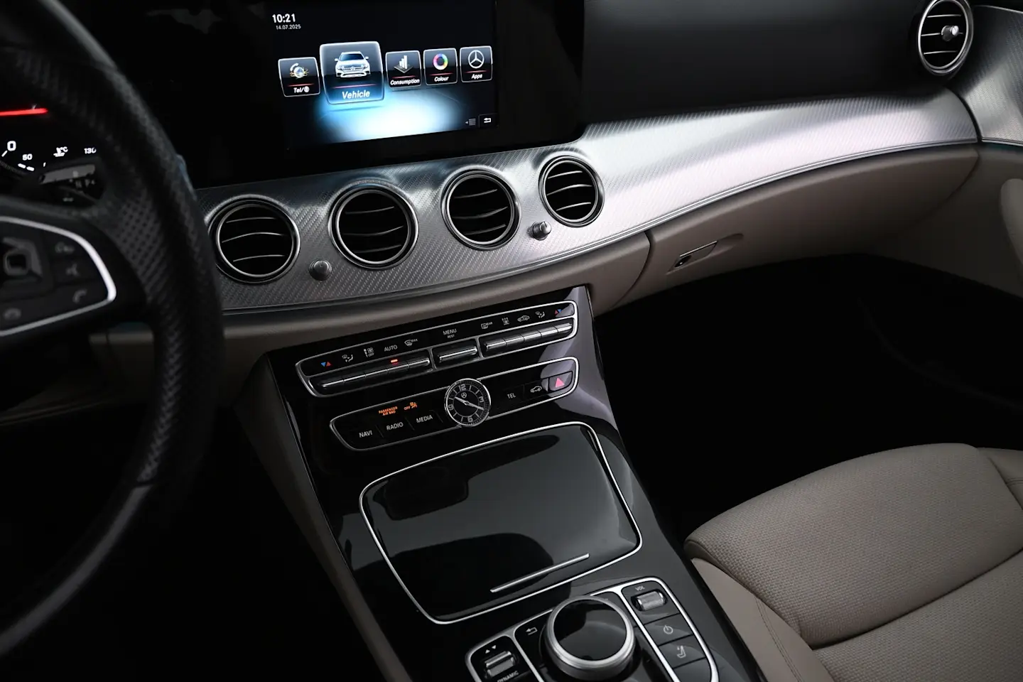 Car Image - TyTXZ7QPZHVqi9To8TksX