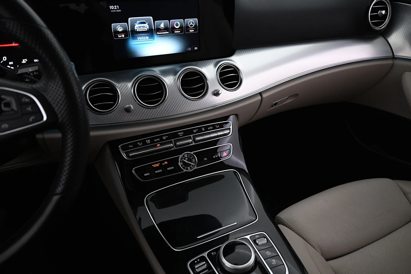 Car Image - TyTXZ7QPZHVqi9To8TksX