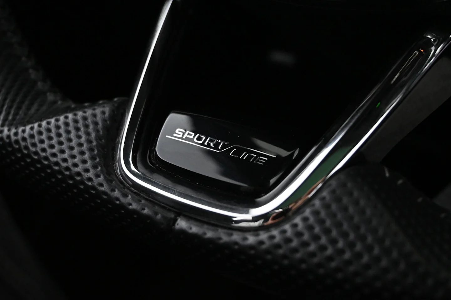 Car Image - 3QMFJkQ8i6z3ZHbsewKFoA