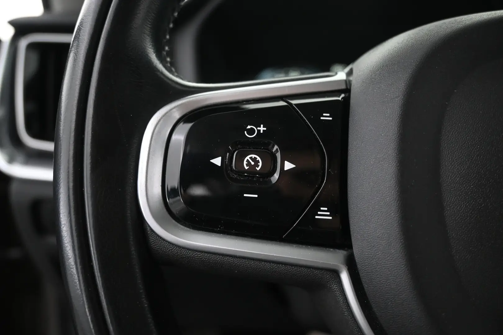 Car Image - zxYRzFAHdHN8ONIIRShCw