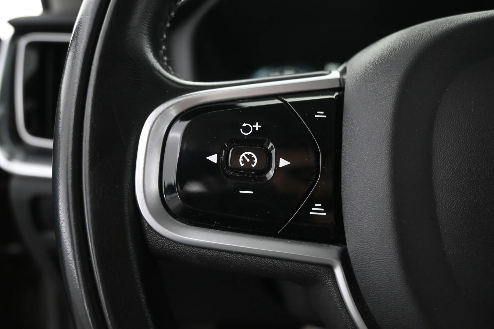 Car Image - zxYRzFAHdHN8ONIIRShCw