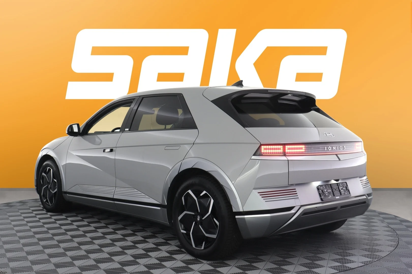 Car Image - 46WFzdV1o6Kfnsq7jgHC8E