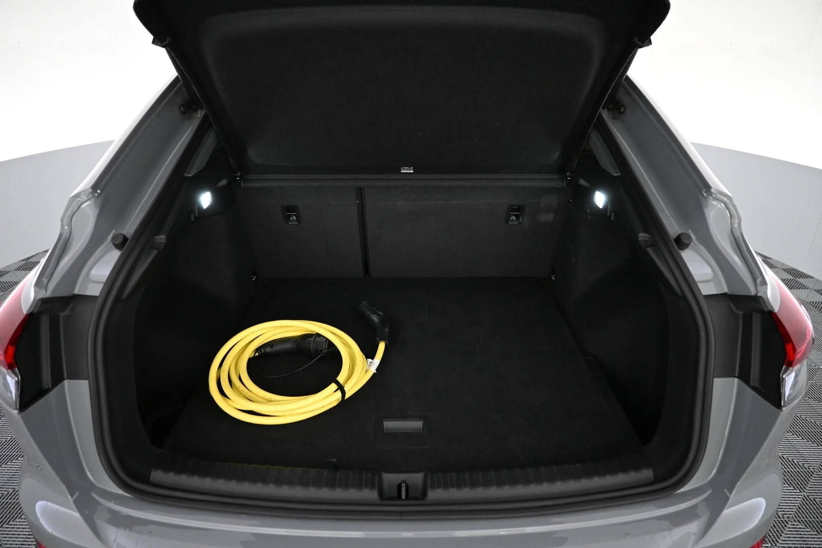Car Image - 3f0kdE8Dclt0KlnkUBLdSR