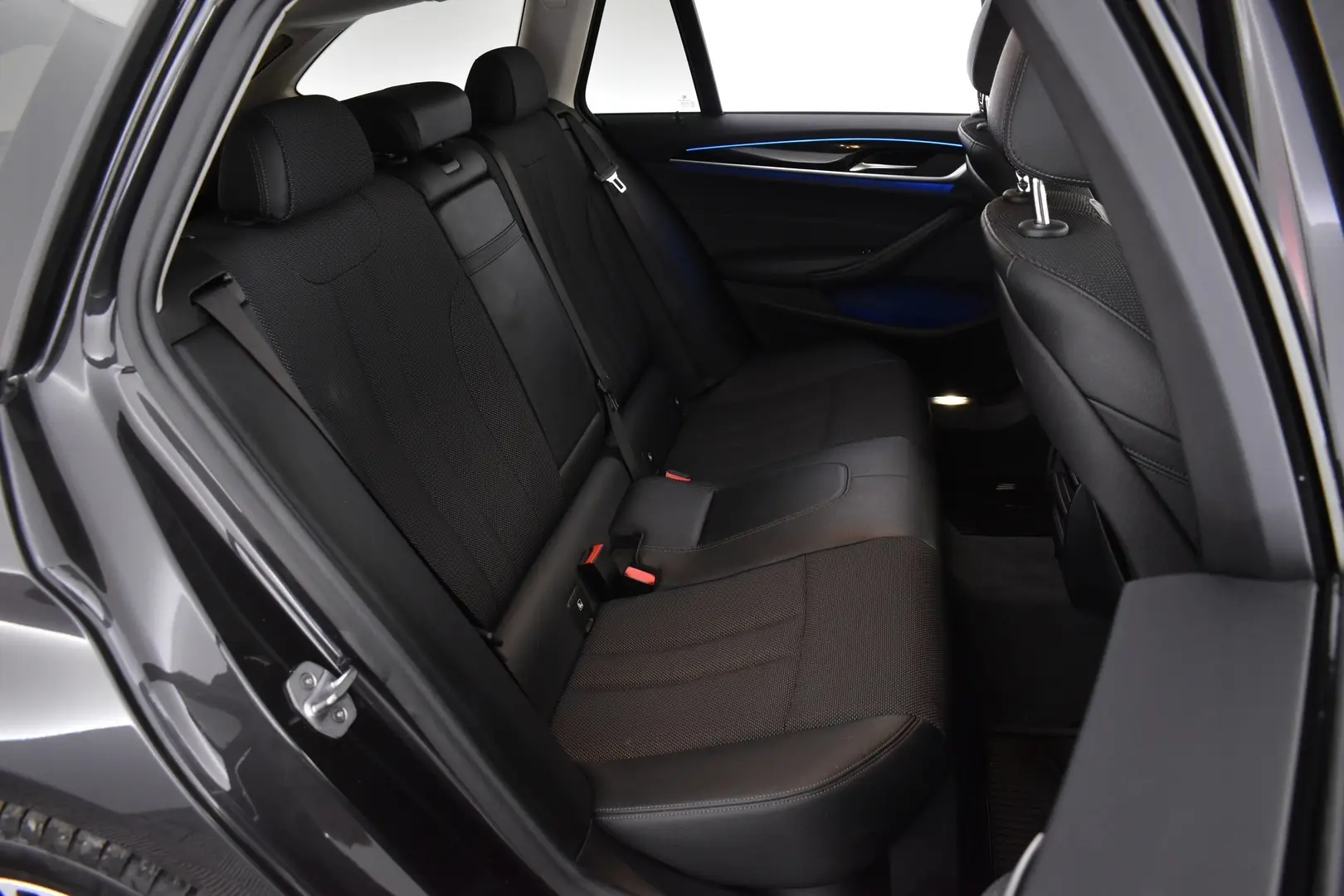 Car Image - JmeRkdVXba4lr2XKBFfdE