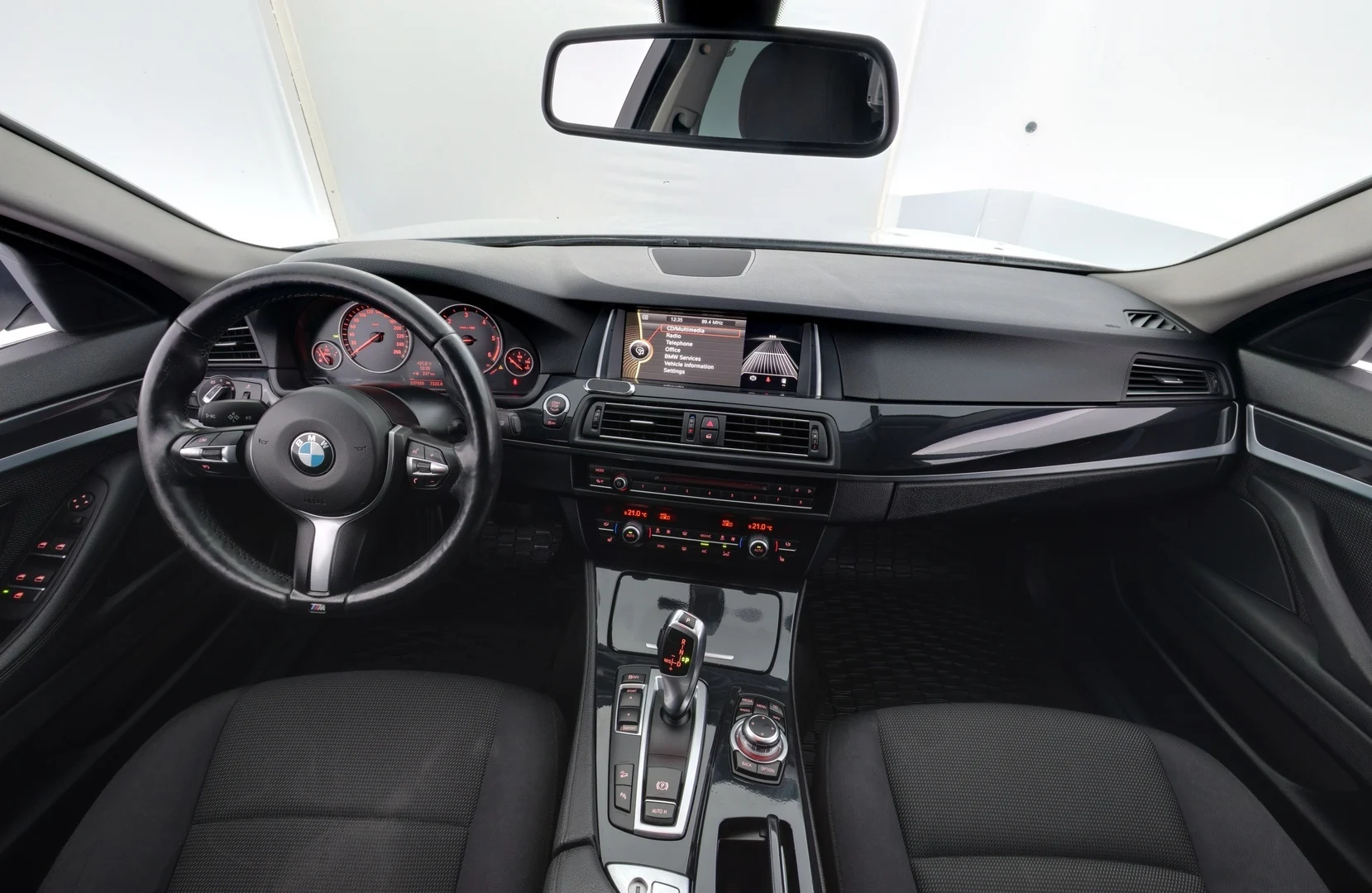 Car Image - 2U94zLWa6EKHki0rdUCz88