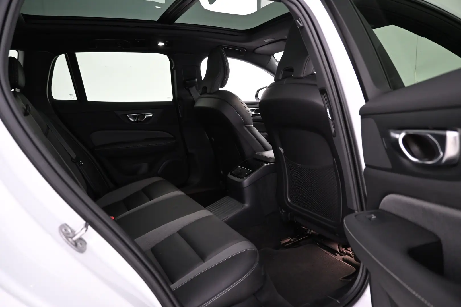 Car Image - 2LoMdVHxteC8Ed3eIhuvxC