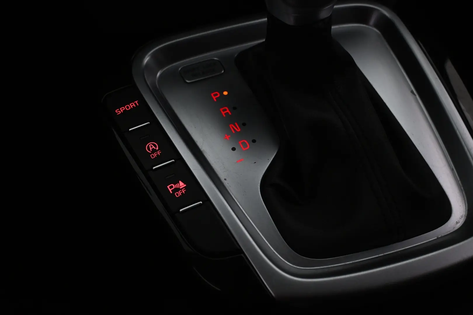 Car Image - 3KH5LOKrRfV4wihZgL7OrE