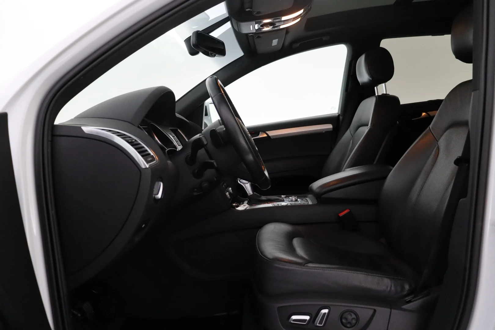 Car Image - 3Y08WY1eGKYyUMIyKKm2v8