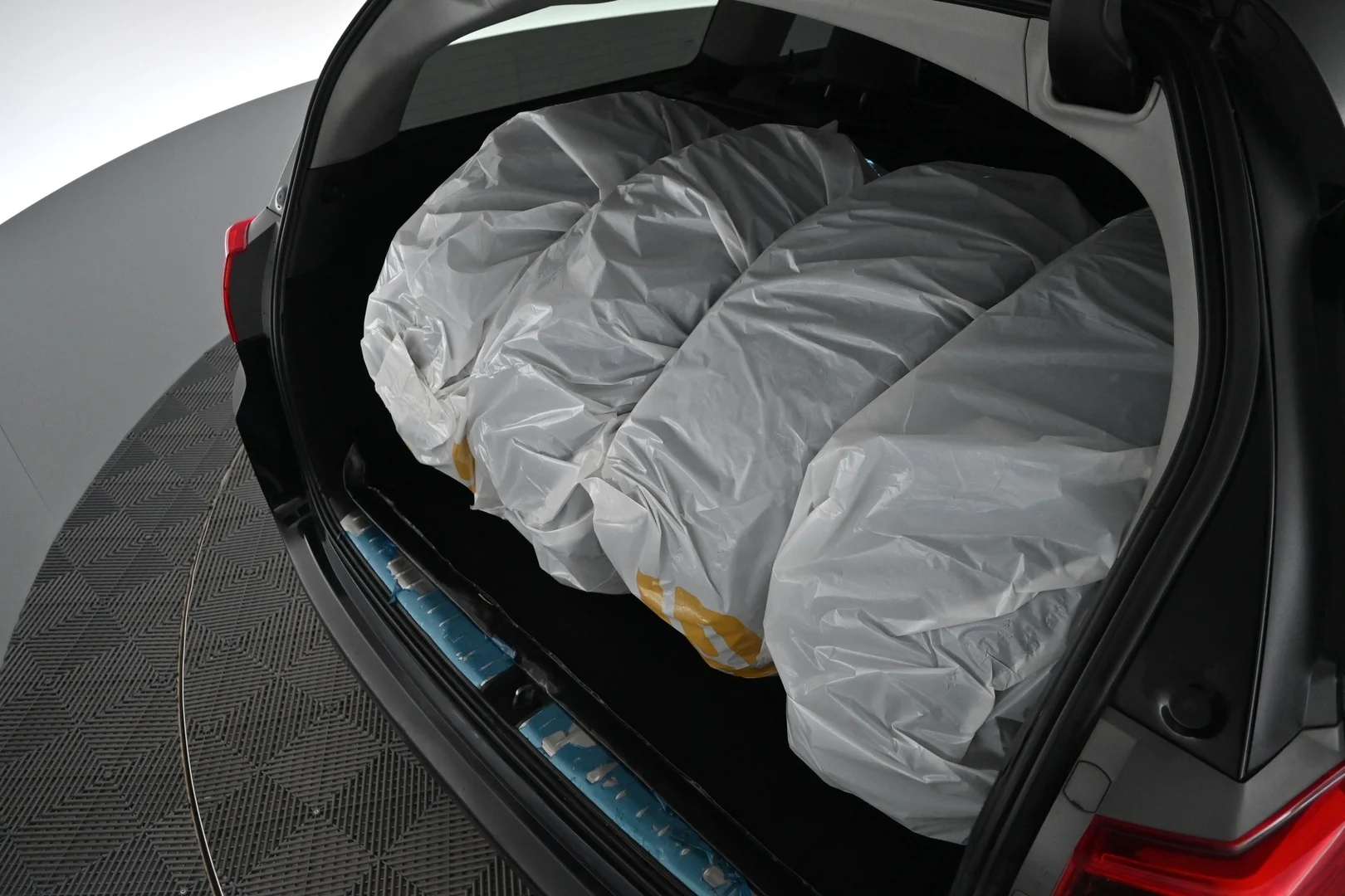 Car Image - 2UJ47NqwoJAkNSQgKqSWN8