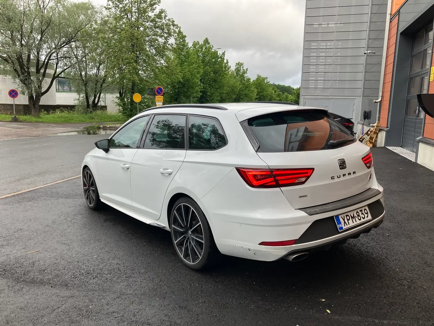 Car Image - 6vAIaqSjMPsIvbXpdZDY54