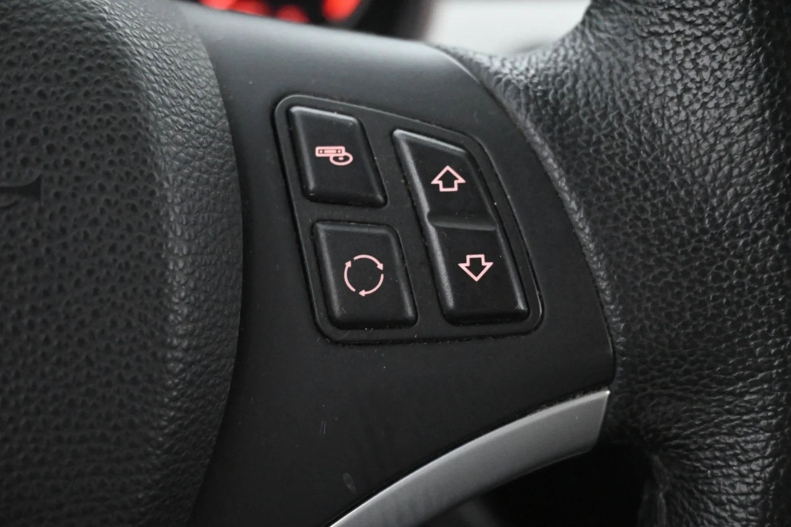 Car Image - 3UEfoYdWyOURCXt7jAP3DU