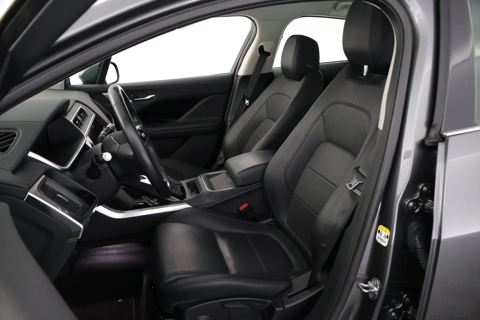 Car Image - 28n93X5WGVX9J91S1fyi4P