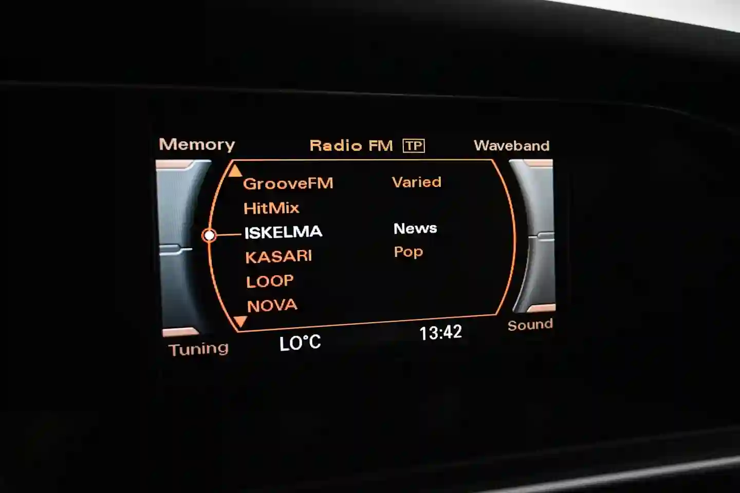 Car Image - 6kpfvQDEKedfsMrn5d0Ei0