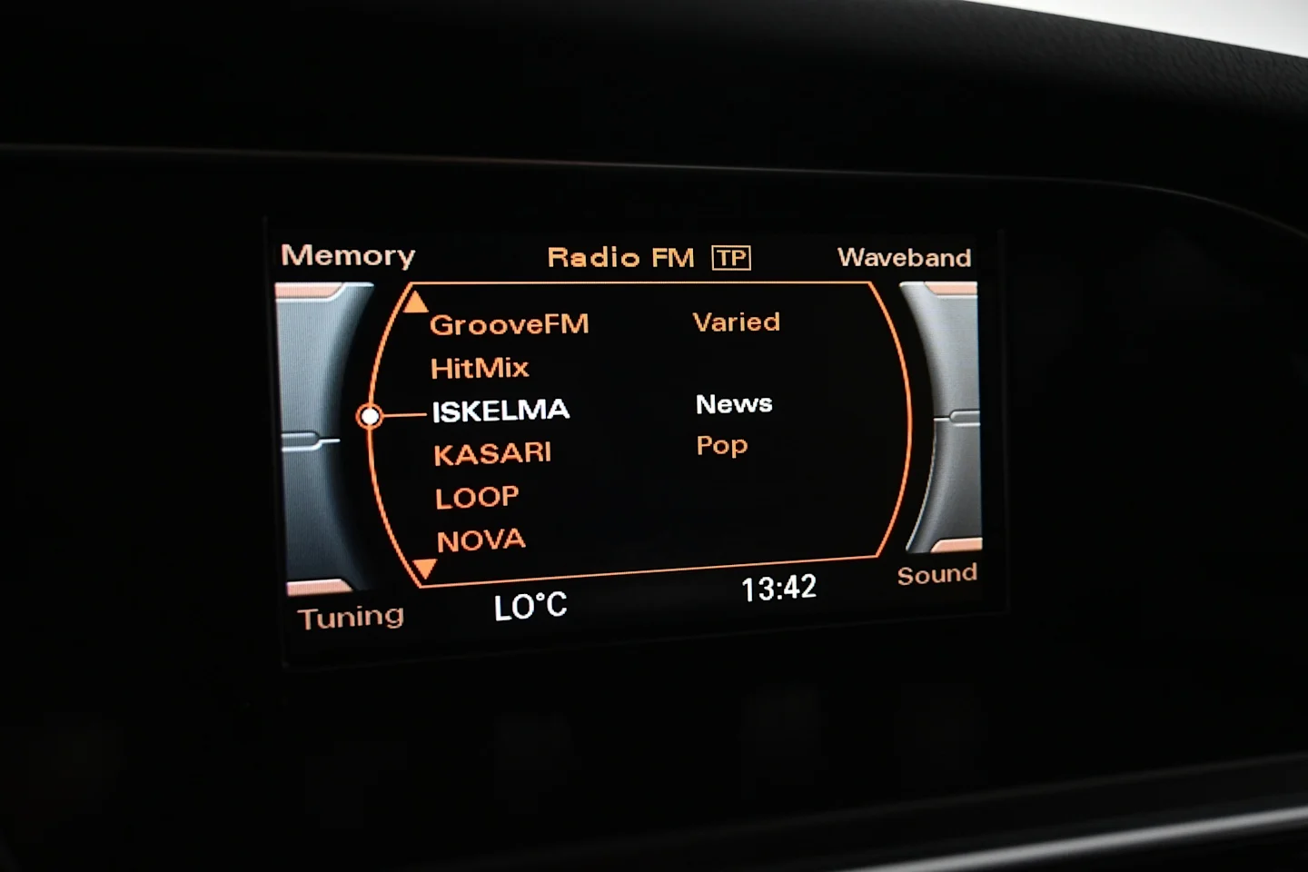 Car Image - 6kpfvQDEKedfsMrn5d0Ei0