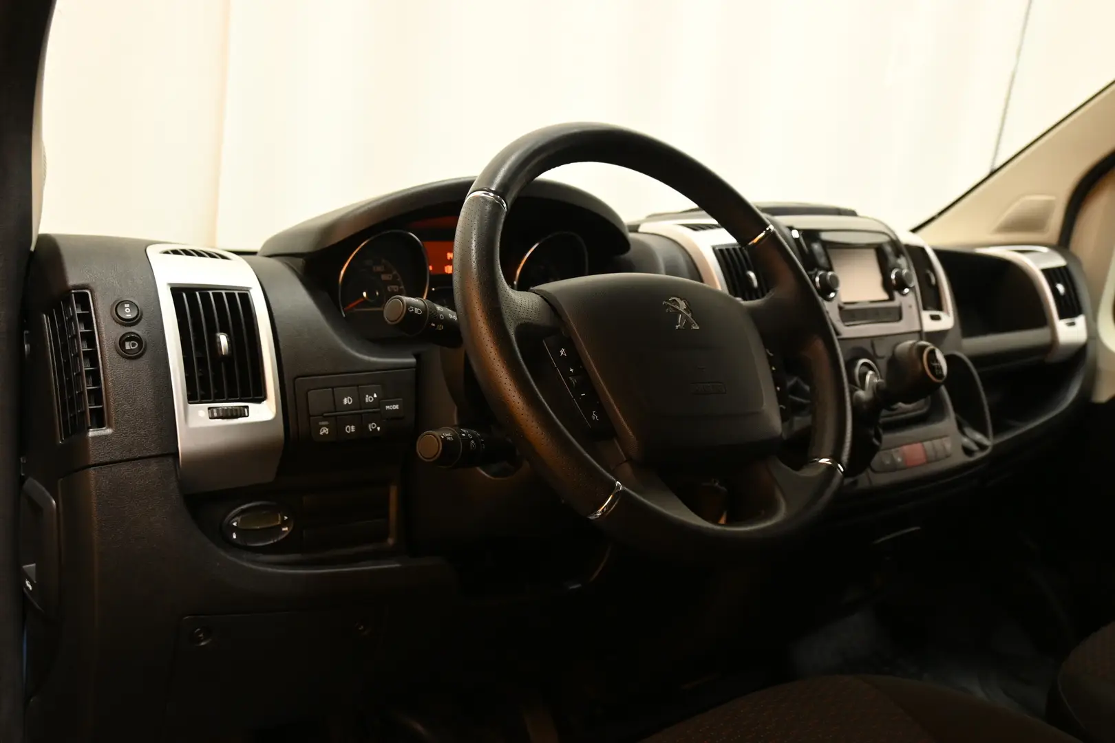 Car Image - 6jAIzXq00DfMlUkCnuwb3I