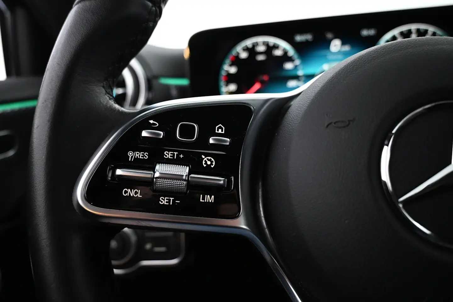 Car Image - 3mSzIwrkfZZDIFGlIQepPH