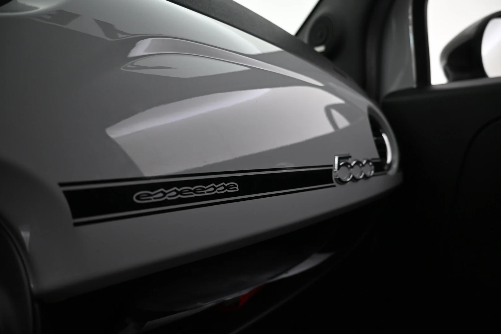 Car Image - oKVR2MVfsATWLC3ML7oFI