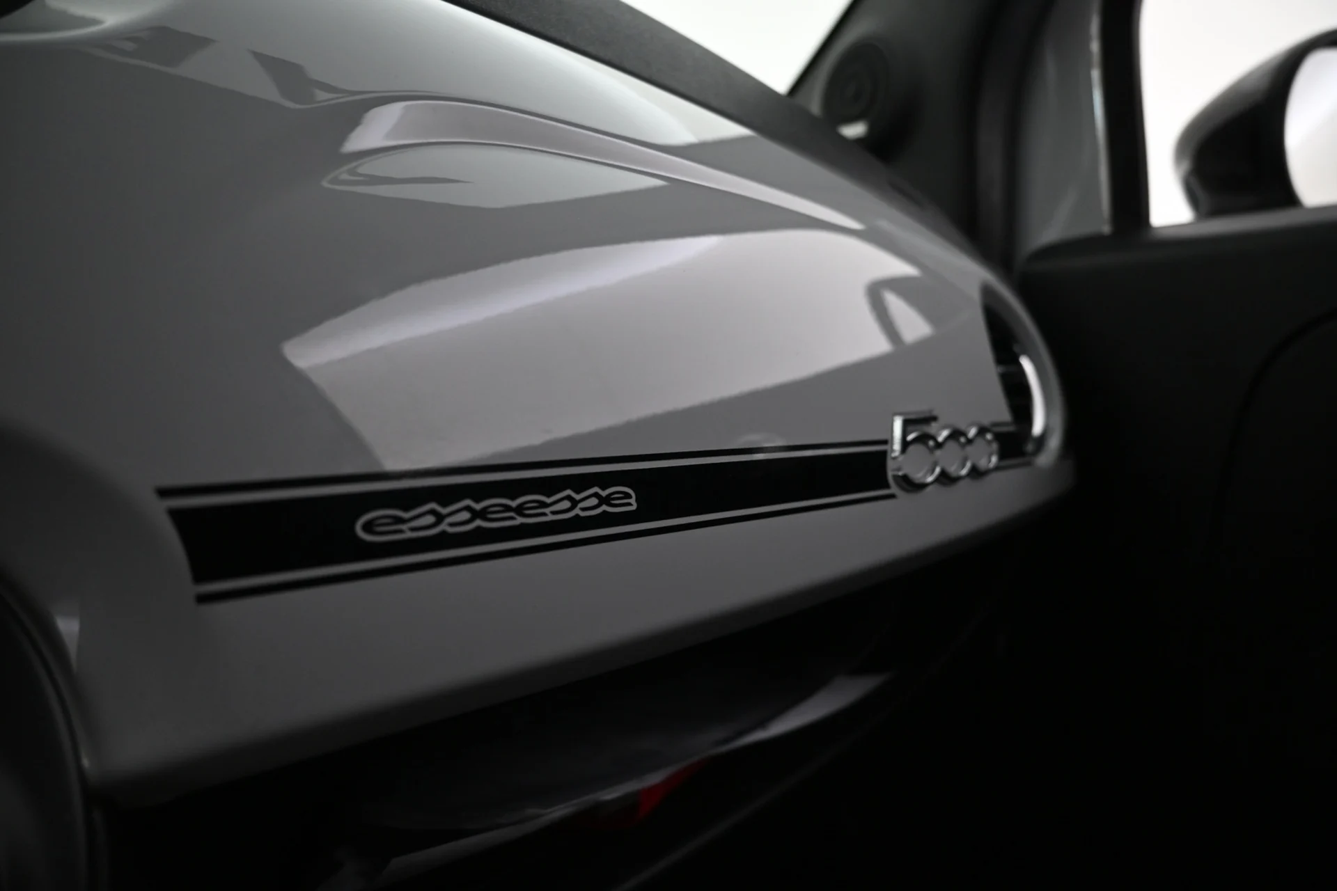 Car Image - oKVR2MVfsATWLC3ML7oFI