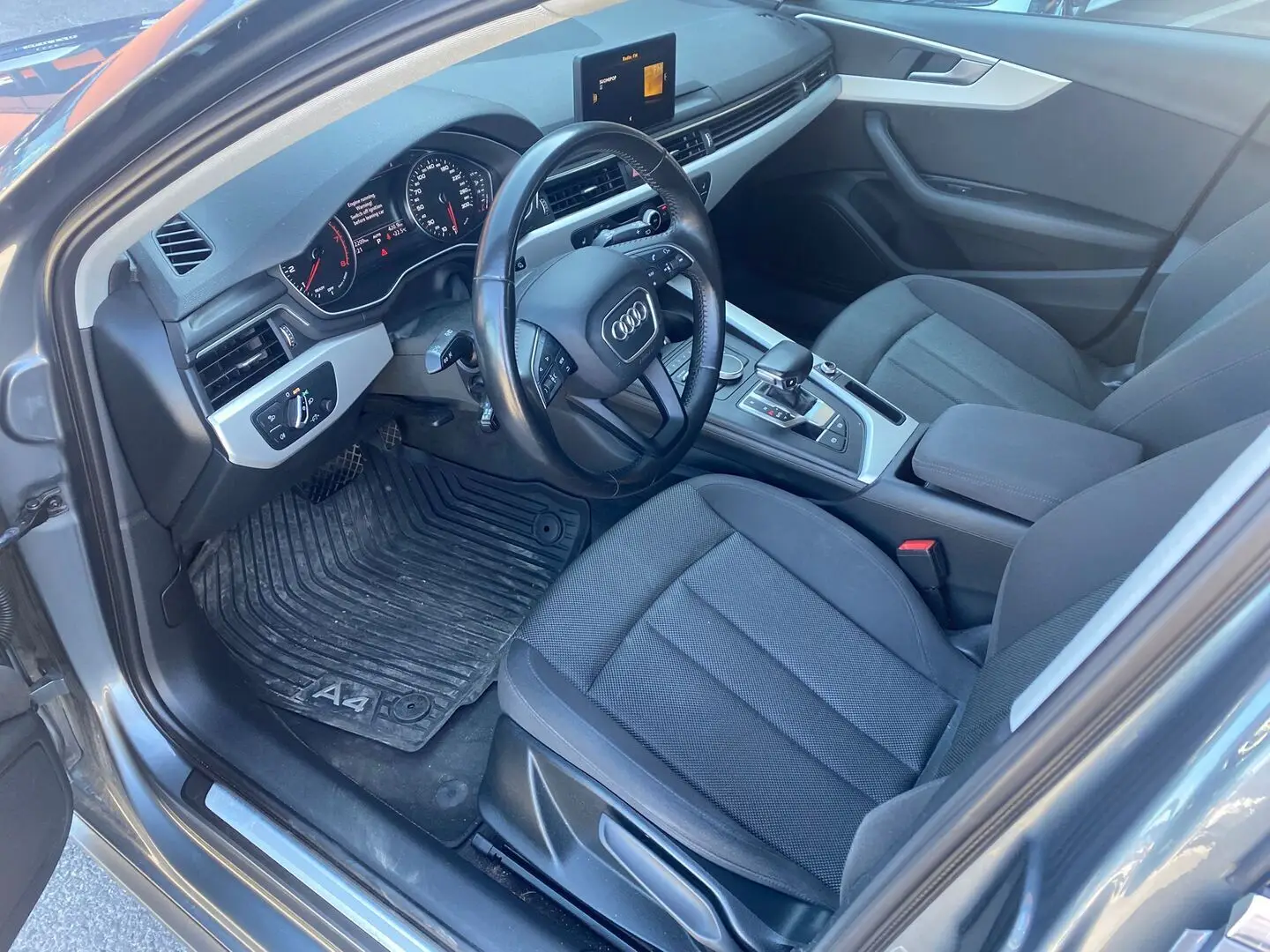 Car Image - AMRO3LDriiJpxgAlJ9ZHt