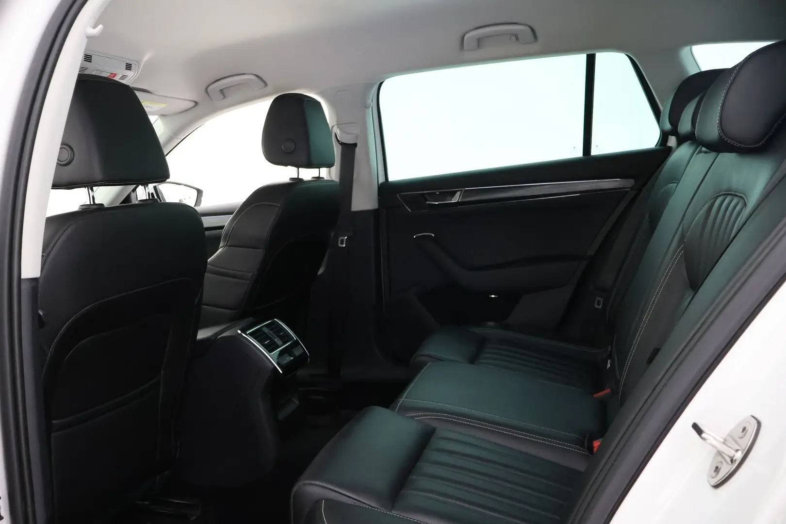 Car Image - 1ppMhnNLcfkB6NYqHdQyeJ