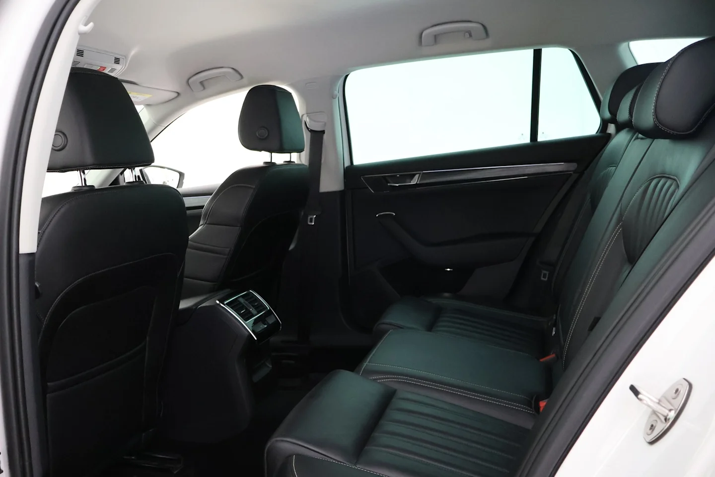 Car Image - 1ppMhnNLcfkB6NYqHdQyeJ