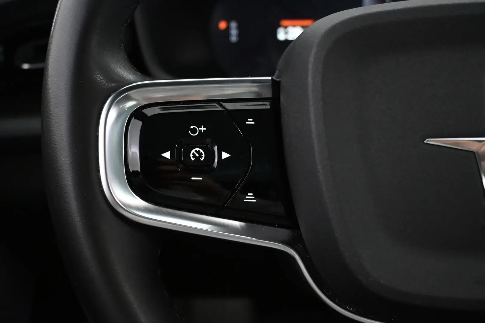 Car Image - 2z3IqYHwVySljFR8D37YjR