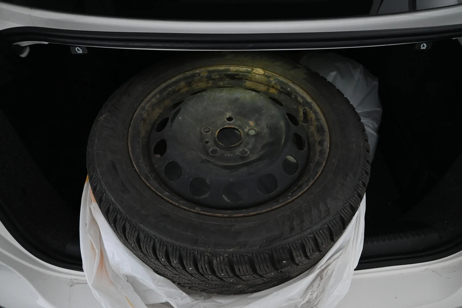 Car Image - 2yN10lbbtBj475sCoGnaEP