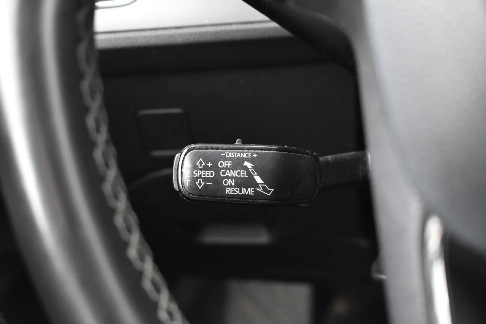 Car Image - 1vPIHVYFAhbKD0U3FwYpYx