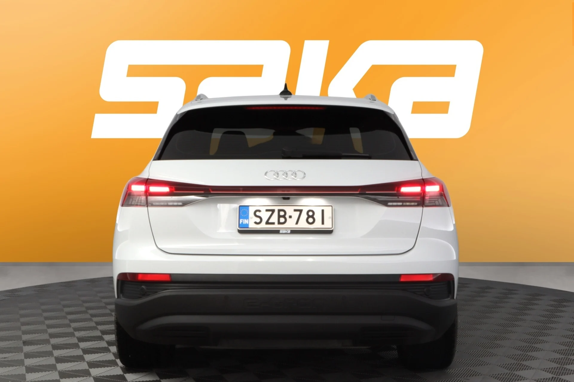 Car Image - 19KV4wkYGcUvCvzCymyNt6