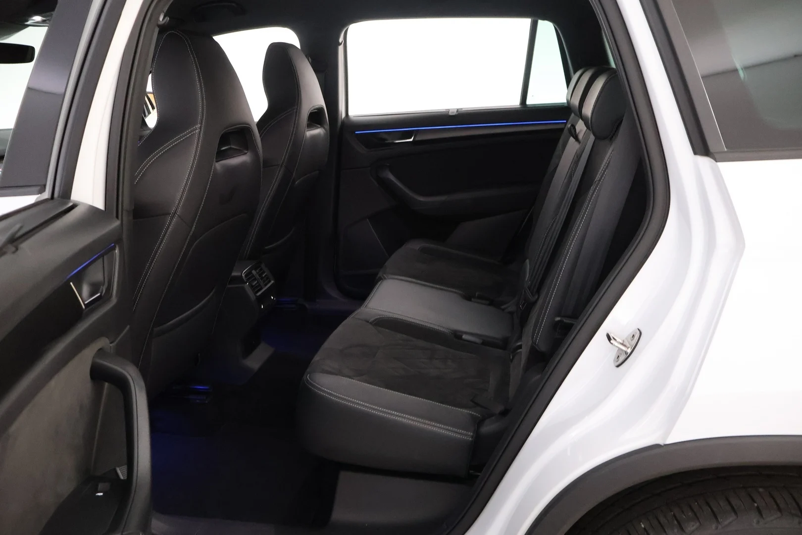 Car Image - 5Q7TPXnHgjJXTB5Whzotox