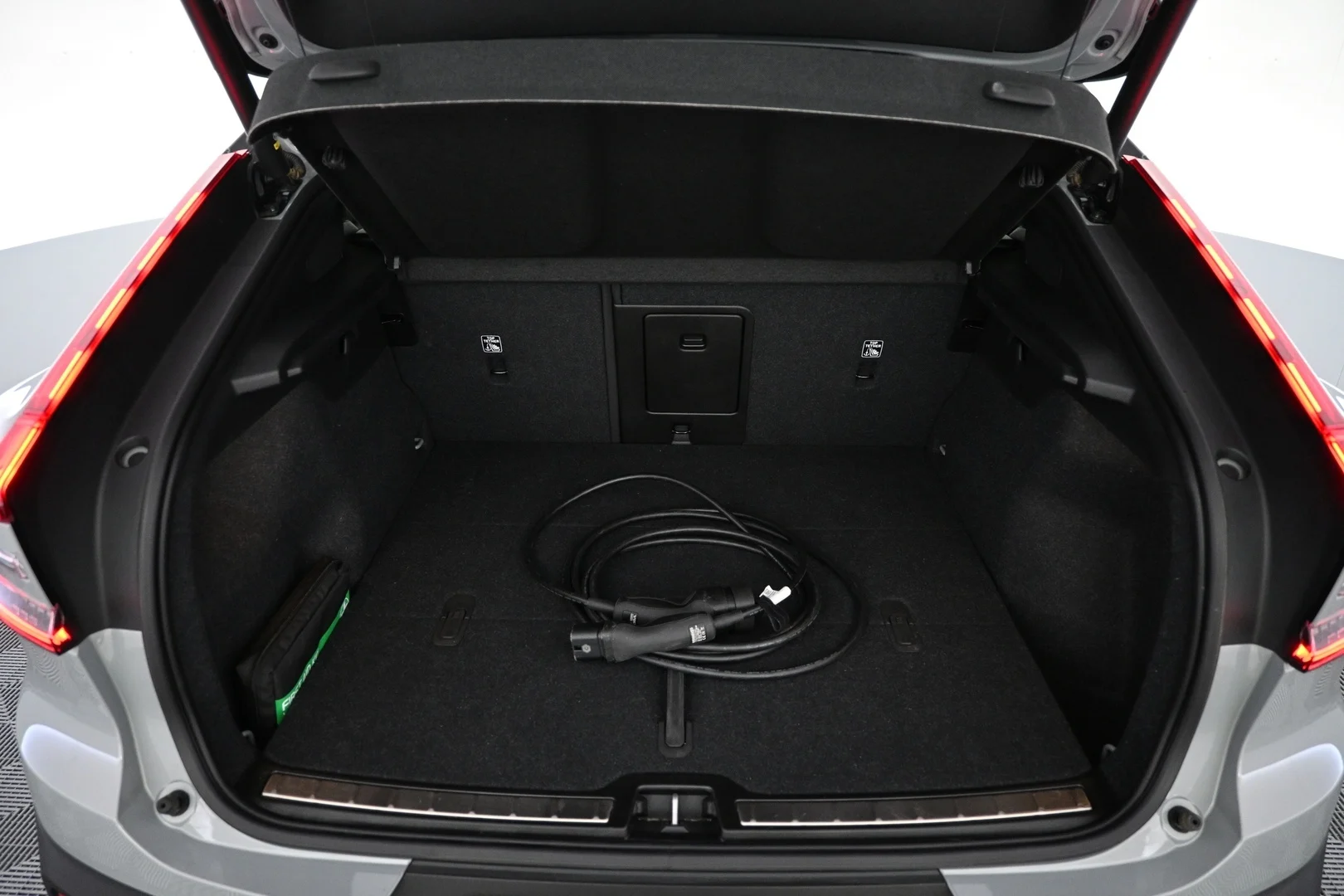 Car Image - 7iBUdUnochwoQCz6KWENrv