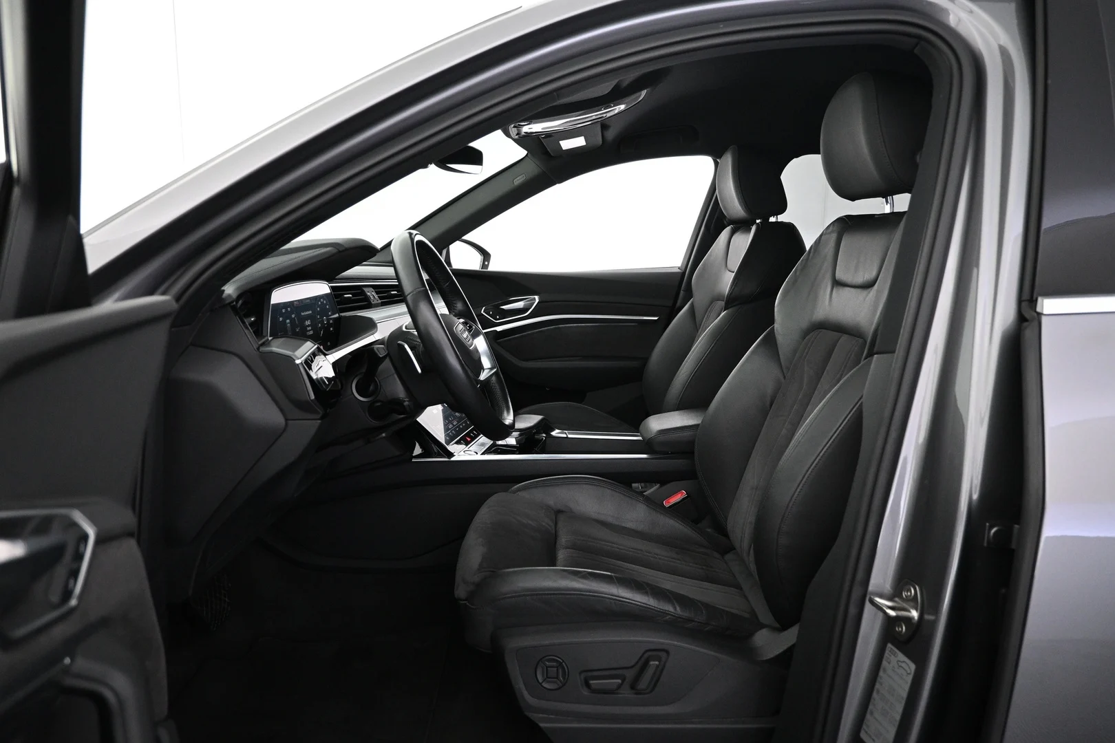 Car Image - 3JODJLWYwTfHjyzmpI4z1E