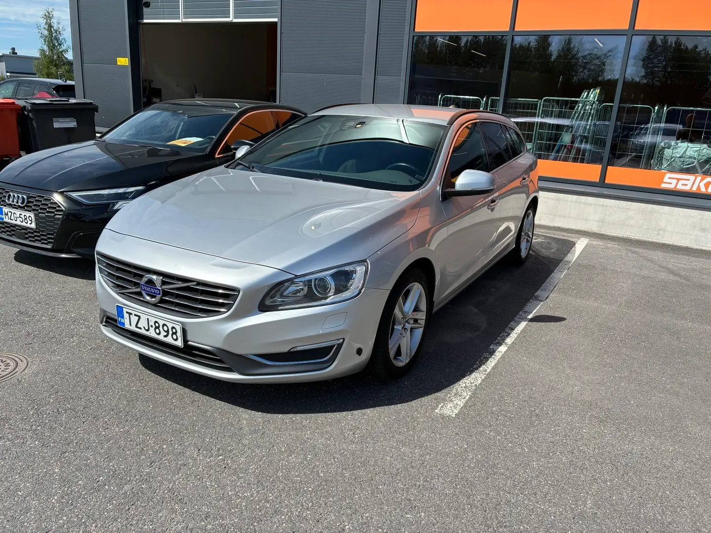 Car Image - 22S2LVISUH4Dzr4PkqtDE7