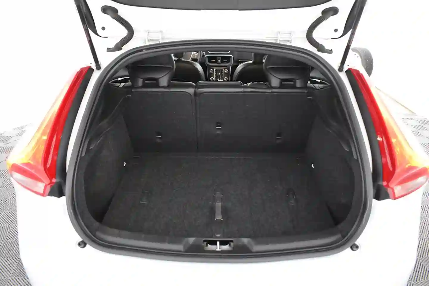 Car Image - ACpPtc6eSuzSezPypMKgg