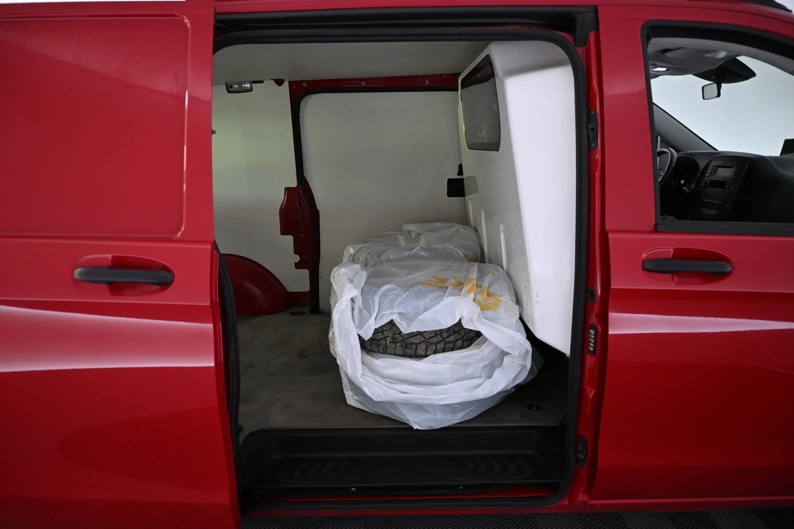 Car Image - 7pL2fN7LFrhUv7u9UygVdK