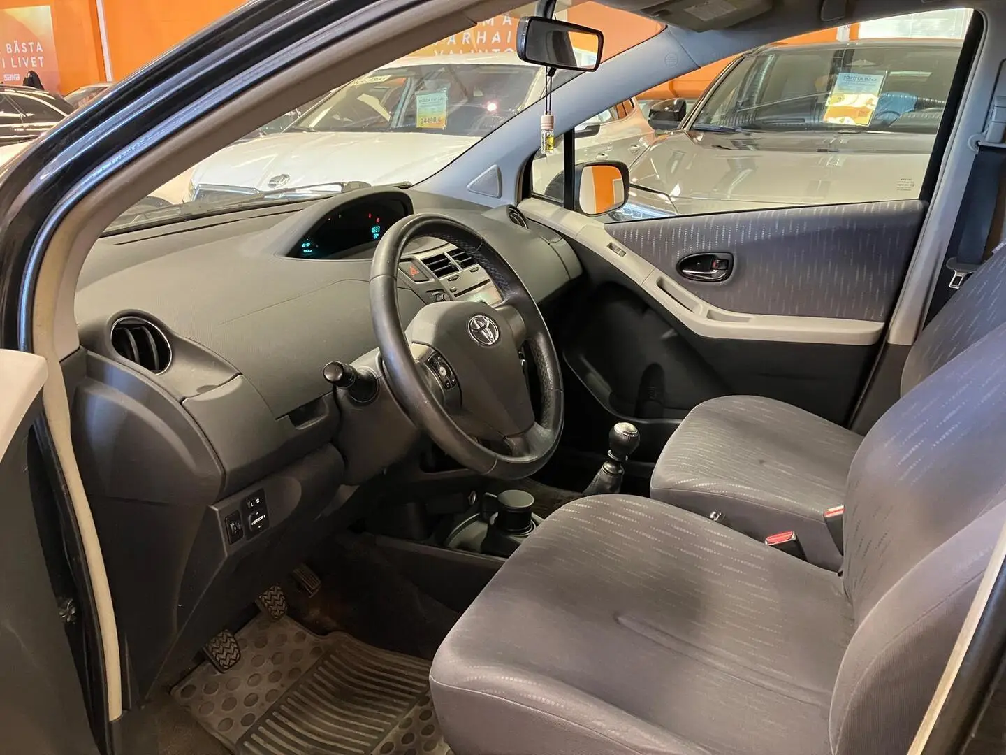 Car Image - 6ESfQMq0B4LrHZ2bh64dXJ