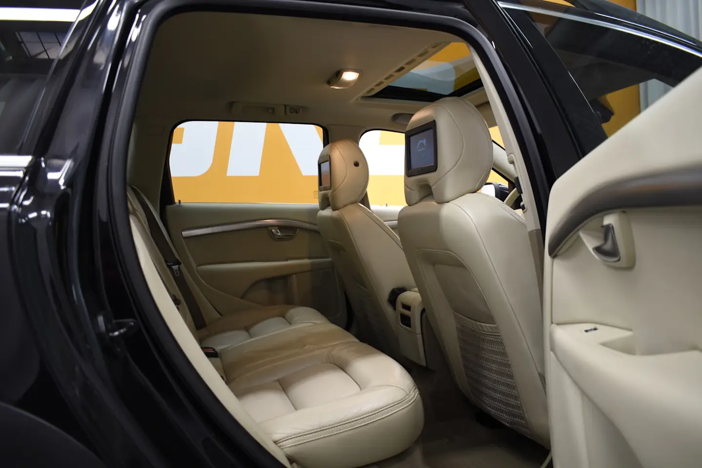 Car Image - 6YtKhCHqI5rcnhtMREfW6X