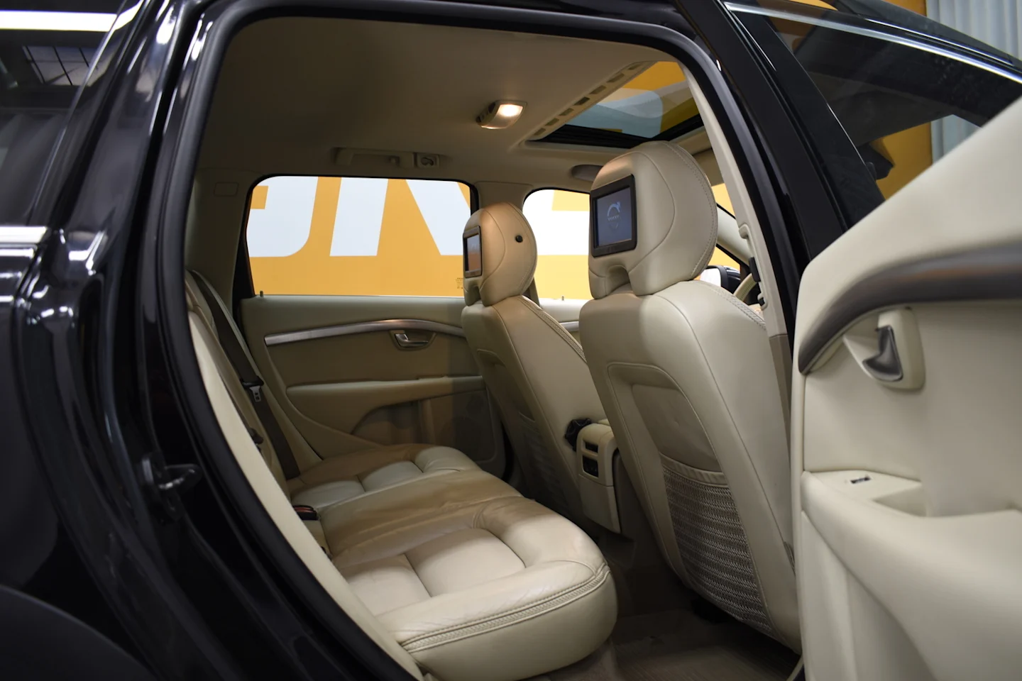 Car Image - 6YtKhCHqI5rcnhtMREfW6X