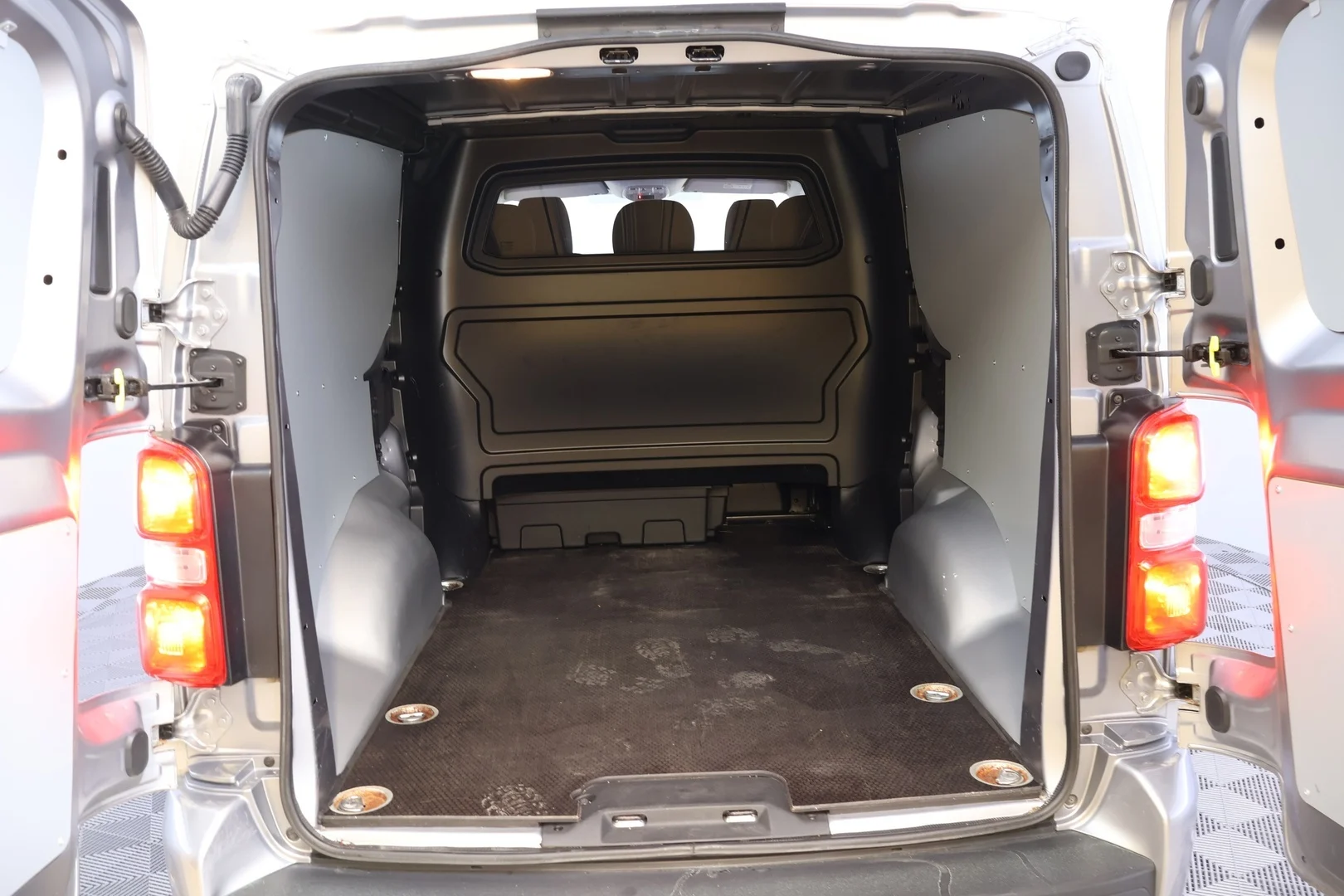 Car Image - 2GzL7ncy93YZ2NwcIiiao7