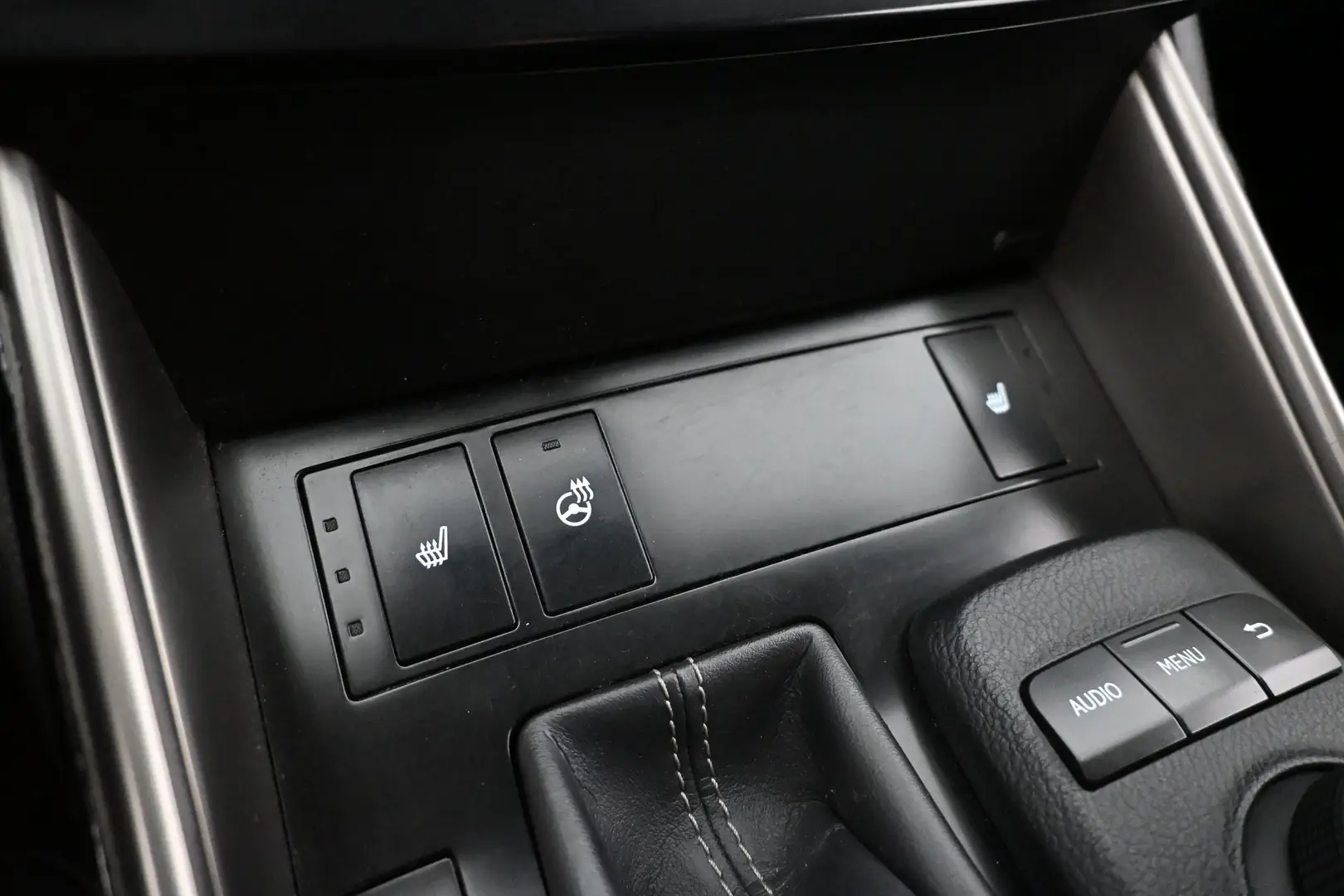 Car Image - 4lfQB3mO3gS1PAb1aFEYYR