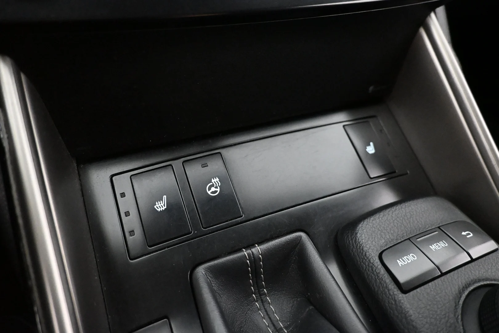 Car Image - 4lfQB3mO3gS1PAb1aFEYYR