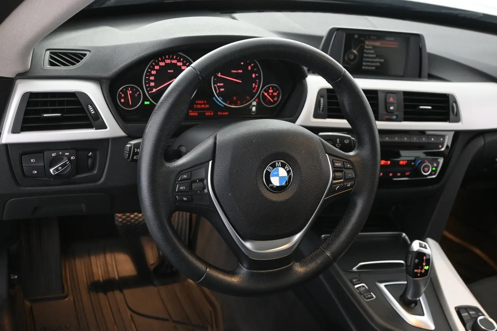 Car Image - 7qoQhVSRe0LLN4XzTwELJ7