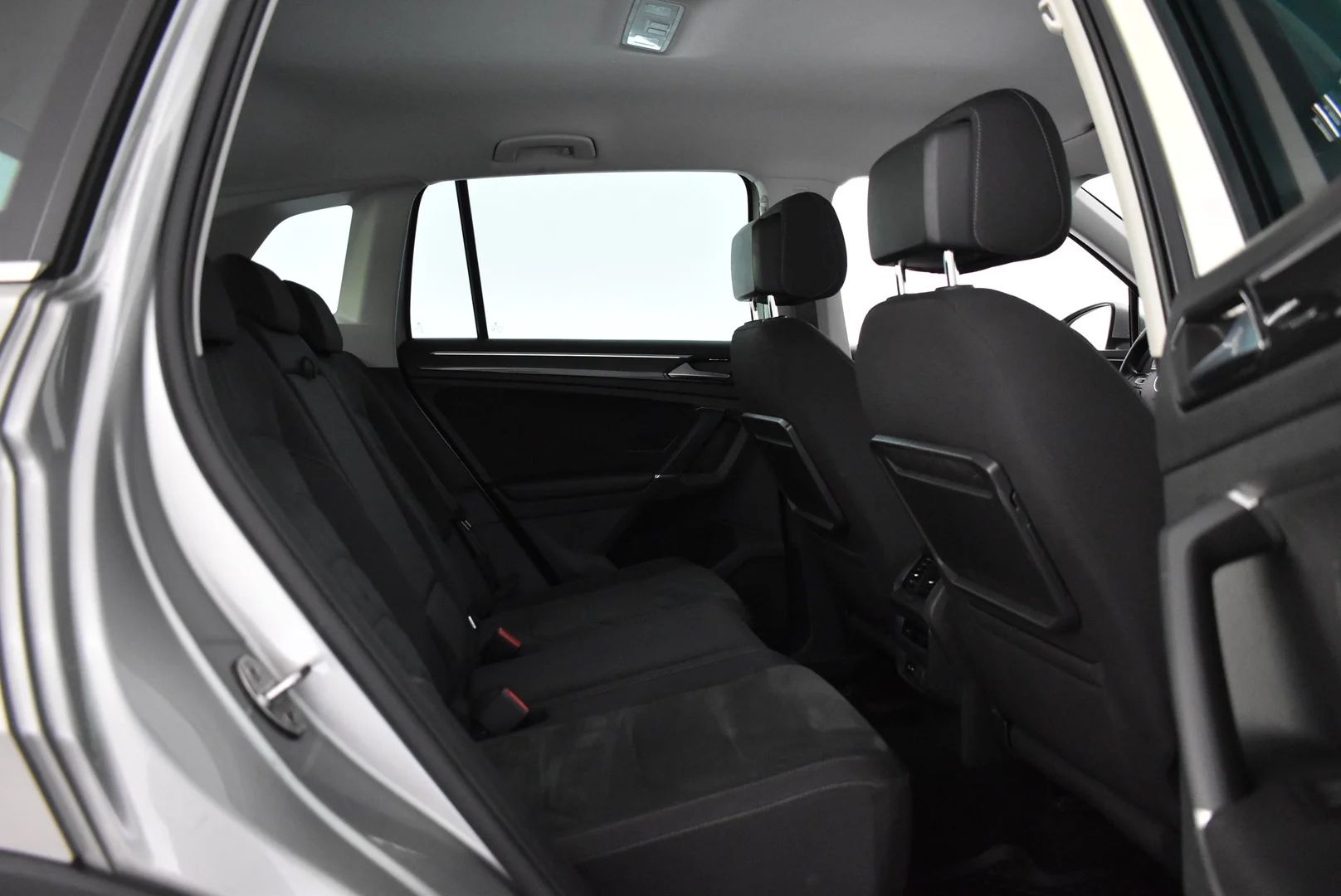 Car Image - 7MBUqWIdy4wViRUZf7mYTl